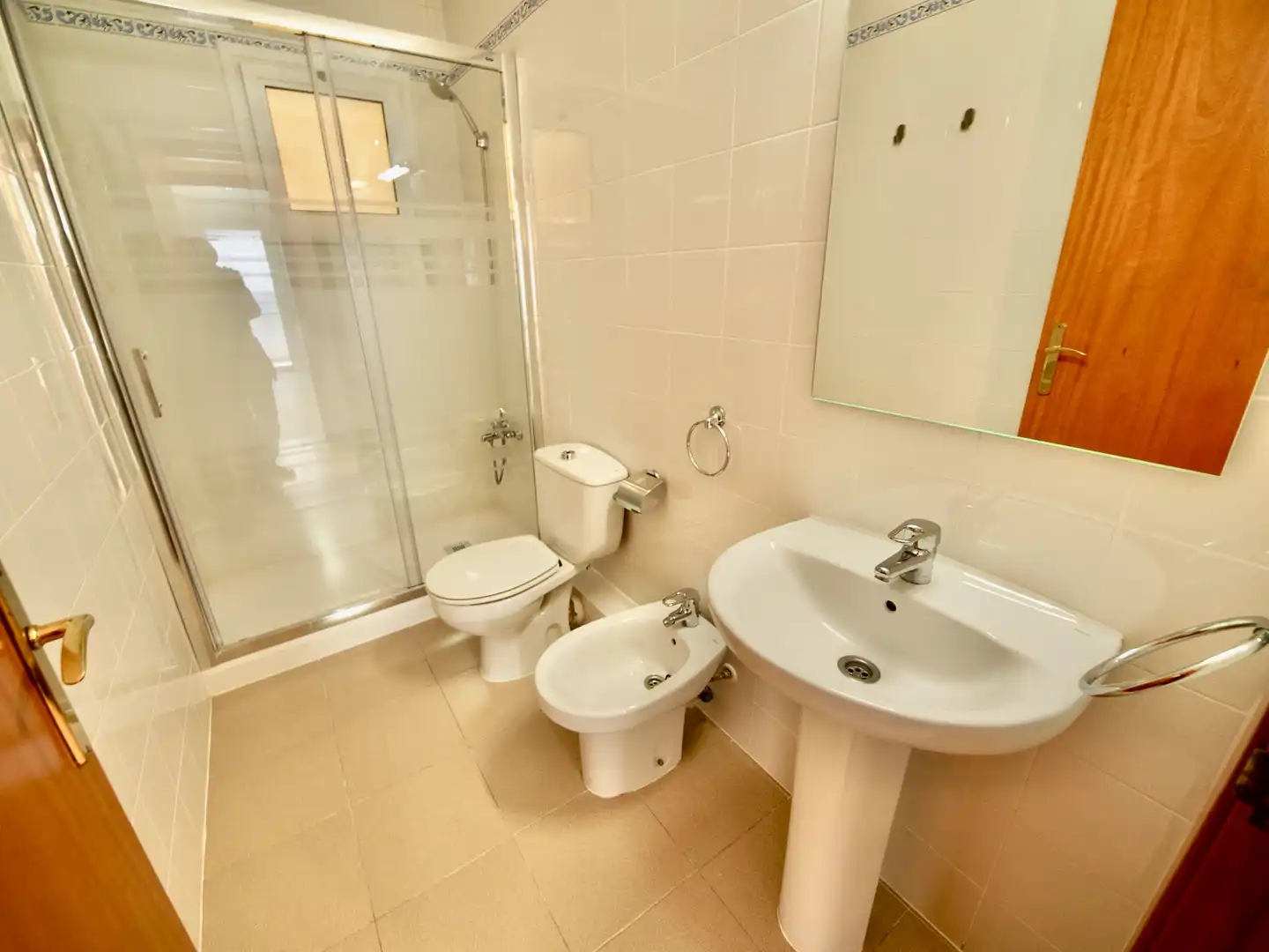 Baño de Piso de alquiler en Terrassa con Calefacción, Terraza y Horno