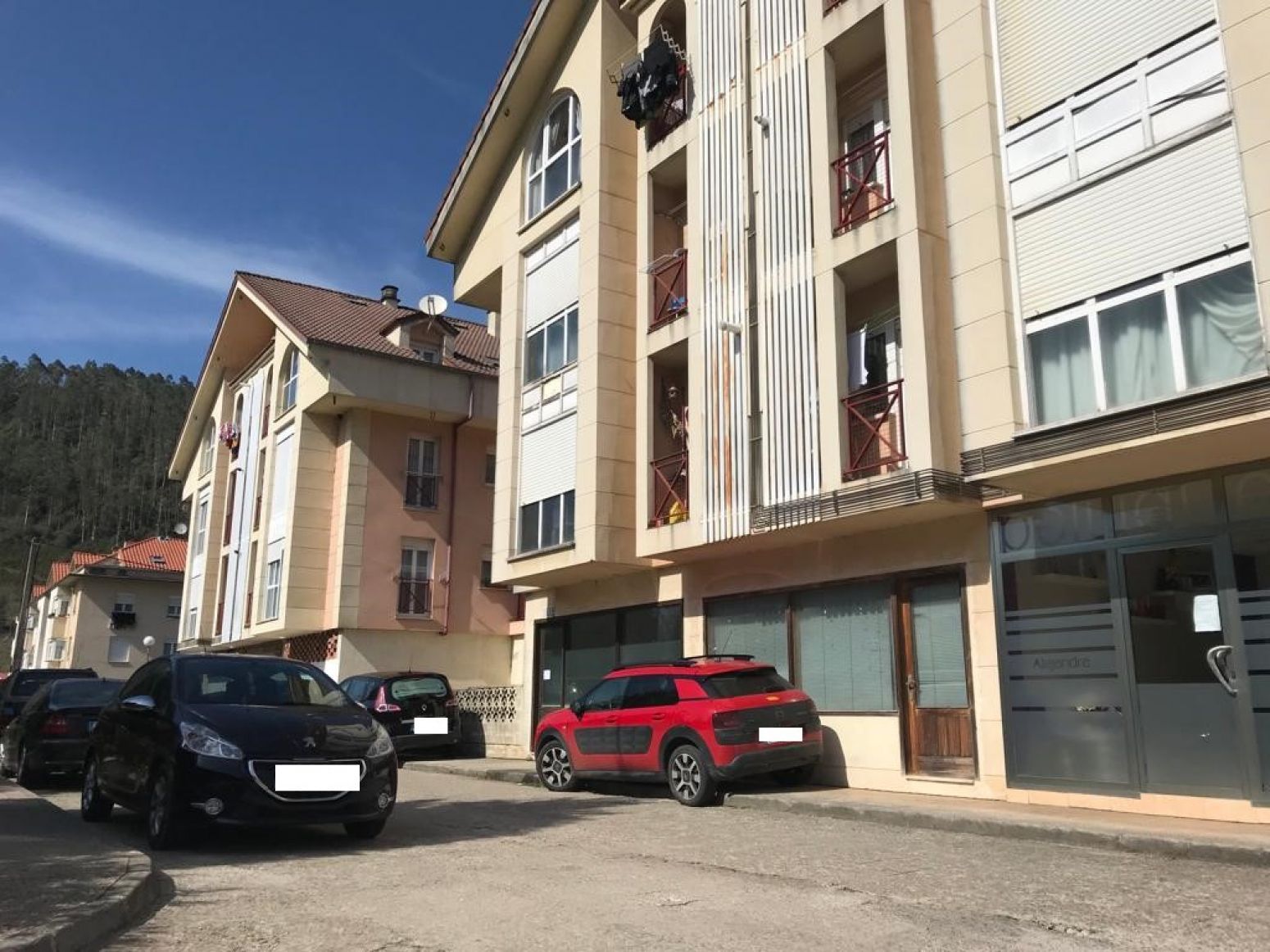 Exterior view of Garage for sale in Valdáliga