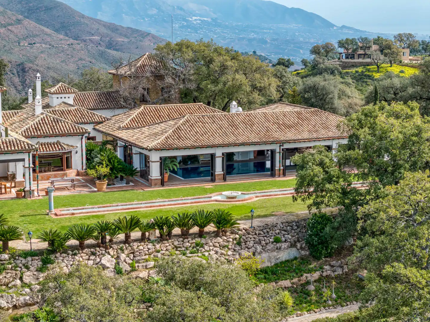EXCEPCIONAL FINCA ANDALUZA EN VENTA EN MARBELLA ESTE, imatge 3