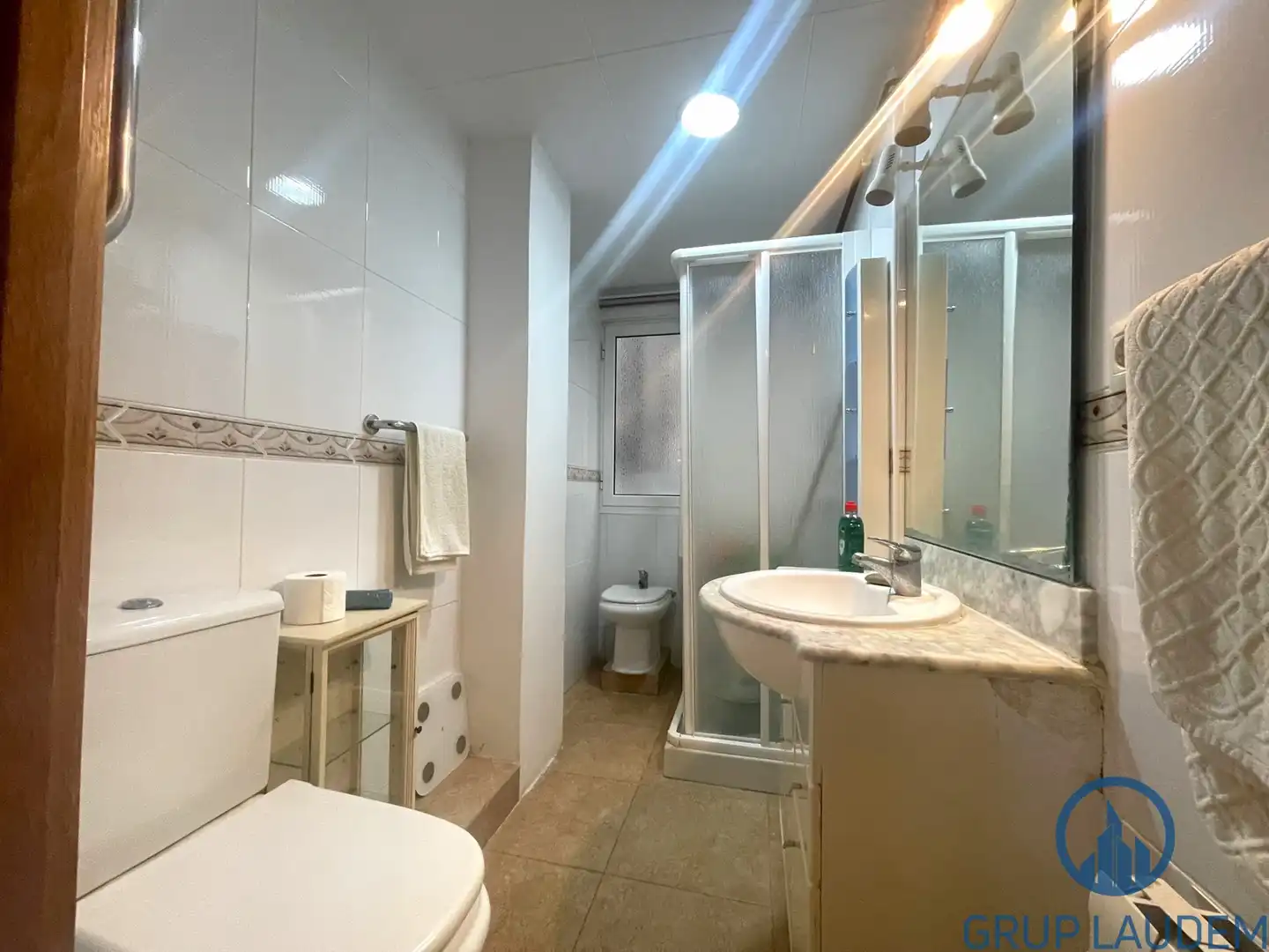 Bathroom of Flat for sale in Mataró  with Air Conditioner, Heating and Oven