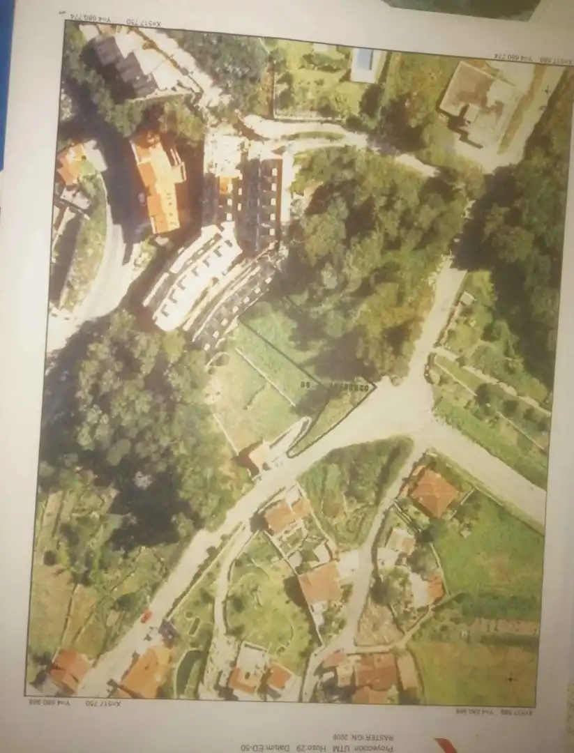 Terreno residencial en venta en Rua Eugenio Sequeiros 1