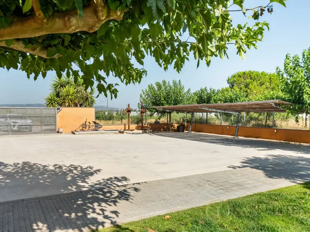 Casa amb piscina en venda a La Granada, imagen 8