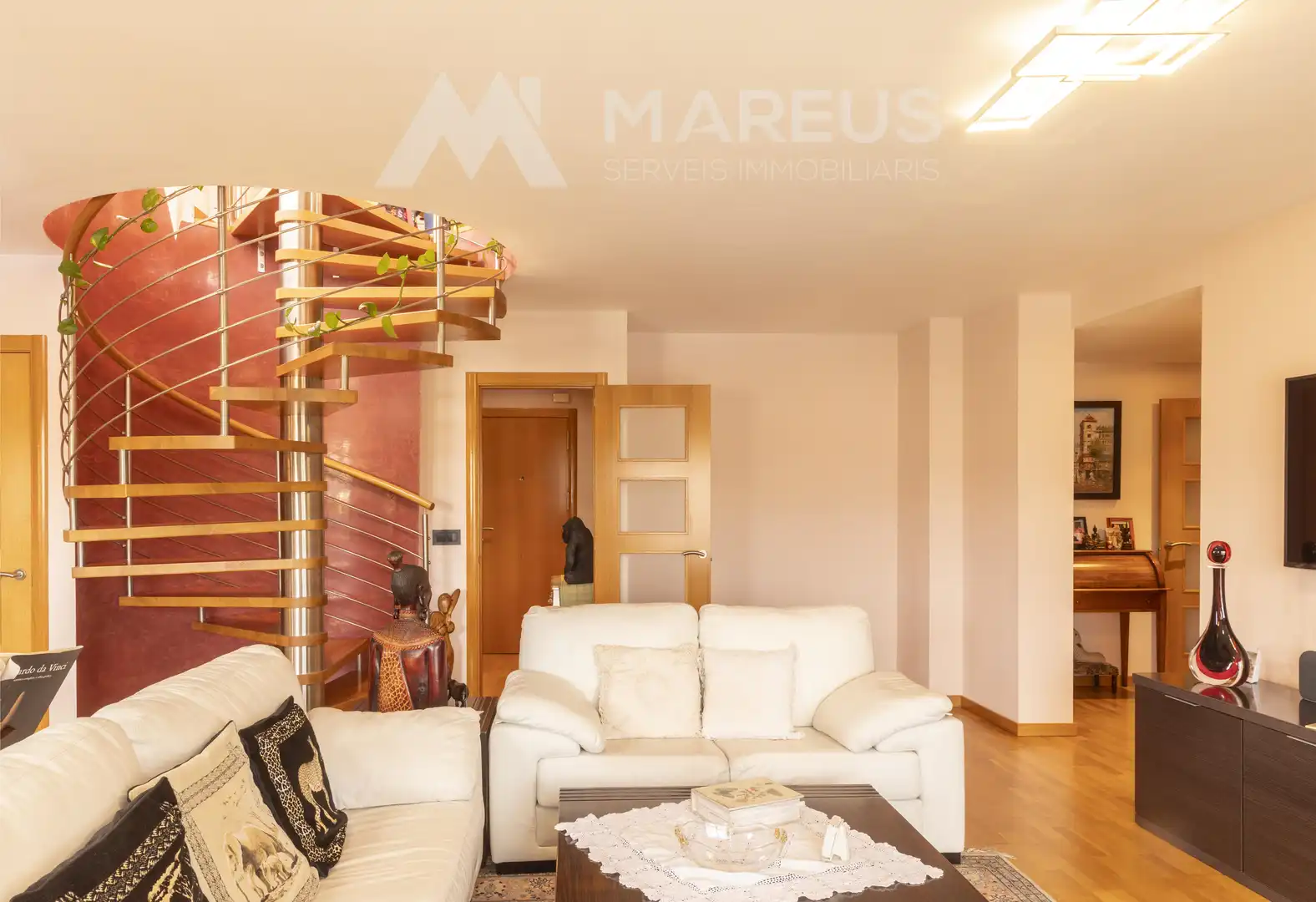 Sala d'estar de Àtic en venda en Vic amb Calefacció, Parquet i Terrassa