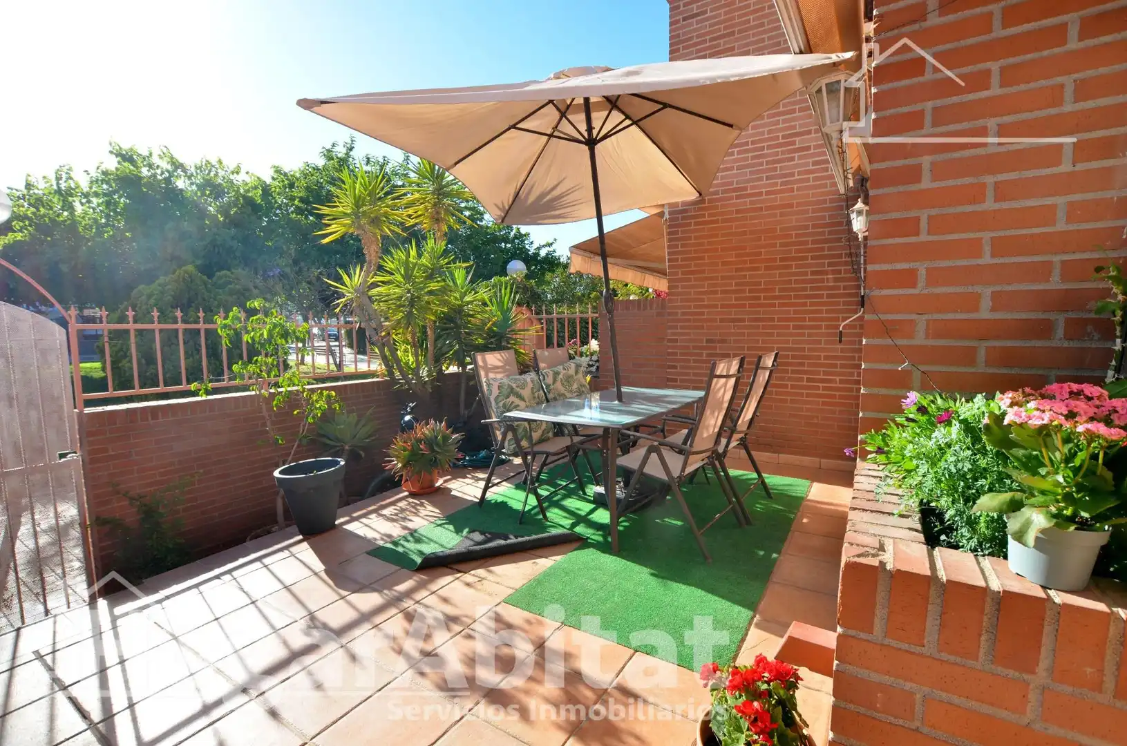 Terrassa de Casa adosada en venda en Alicante / Alacant amb Aire condicionat, Calefacció i Jardí privat