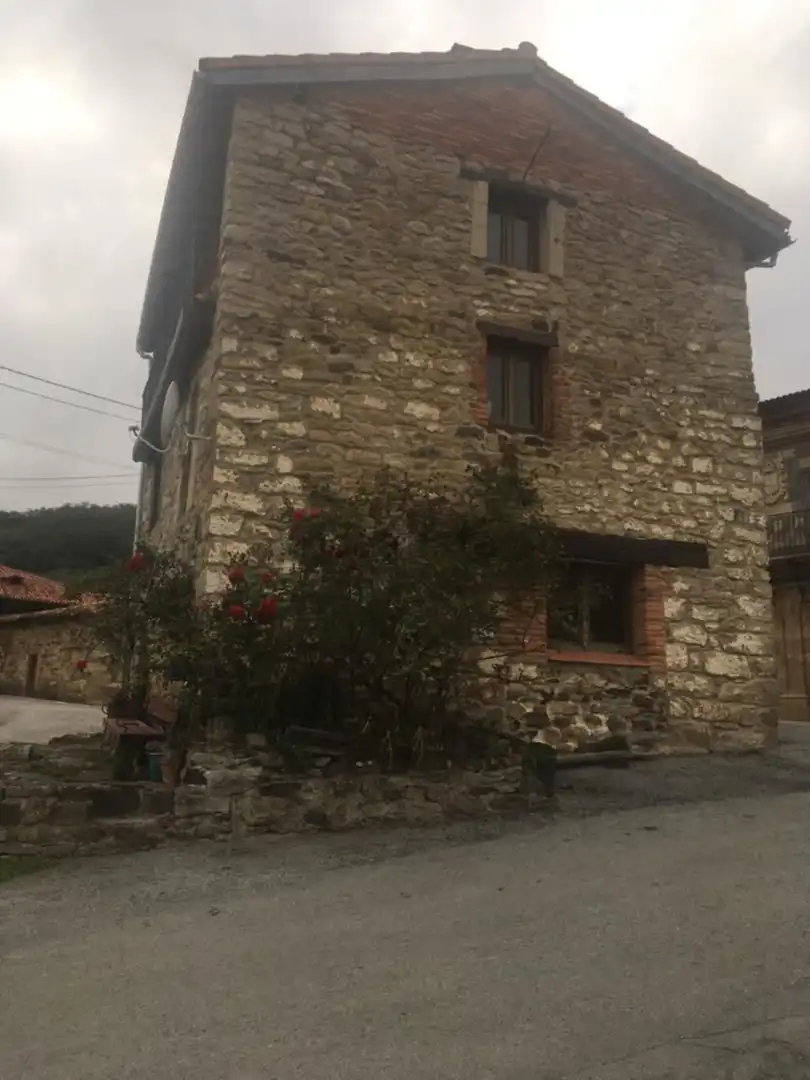 Vista exterior de Casa o xalet en venda en Polaciones