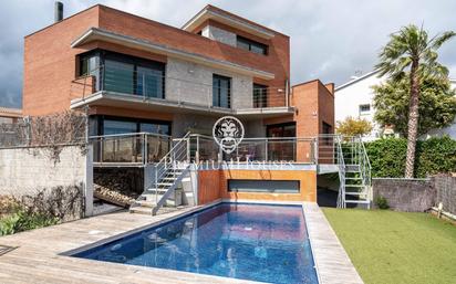 Swimming pool of House or chalet for sale in Vilanova i la Geltrú  with Air Conditioner, Heating and Private garden