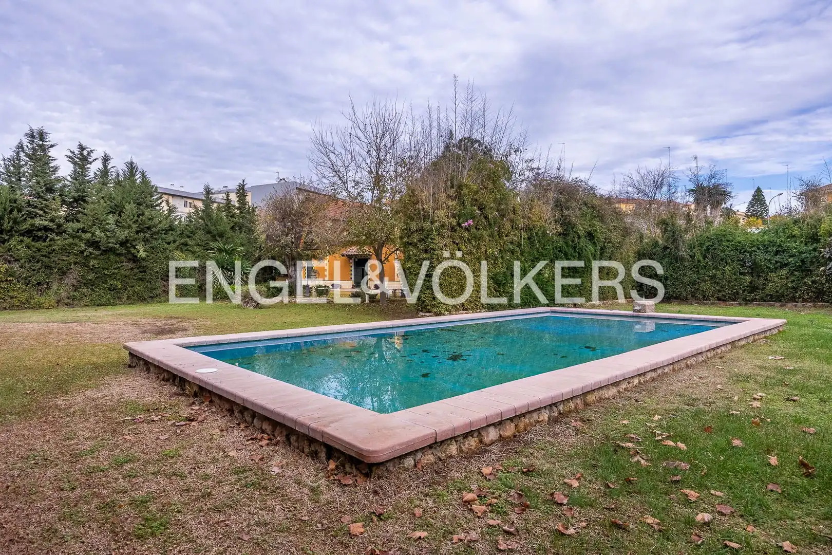 Piscina de Casa o chalet en venta en Alcalá de Guadaira con Calefacción