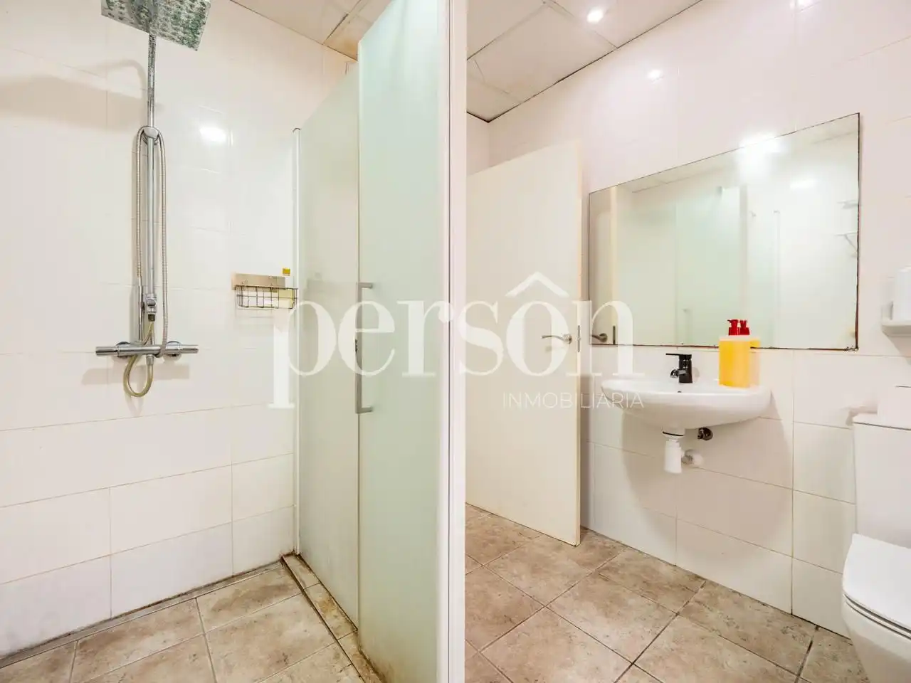 Baño de Planta baja en venta en Valencia con Aire acondicionado, Amueblado y Internet