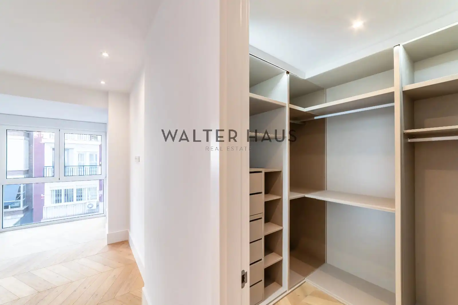 Flat with terrace for sale in Calle de Casado del Alisal, imagen 29
