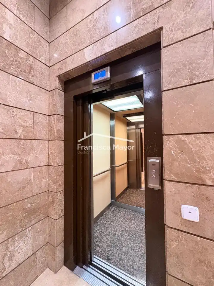 Wohnung zum Verkauf in Valencia mit Klimaanlage, Möbliert und Alarm