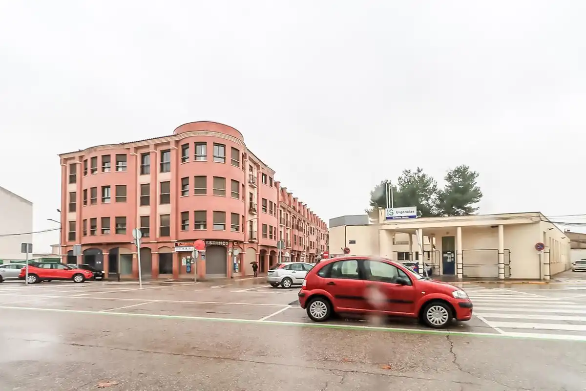 Mixed residential for sale in Calle Tierno Galván, imagen 9