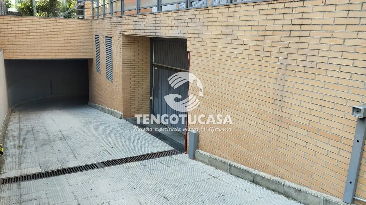 Garage for rent in Calle de Luis Ruiz, Pueblo Nuevo