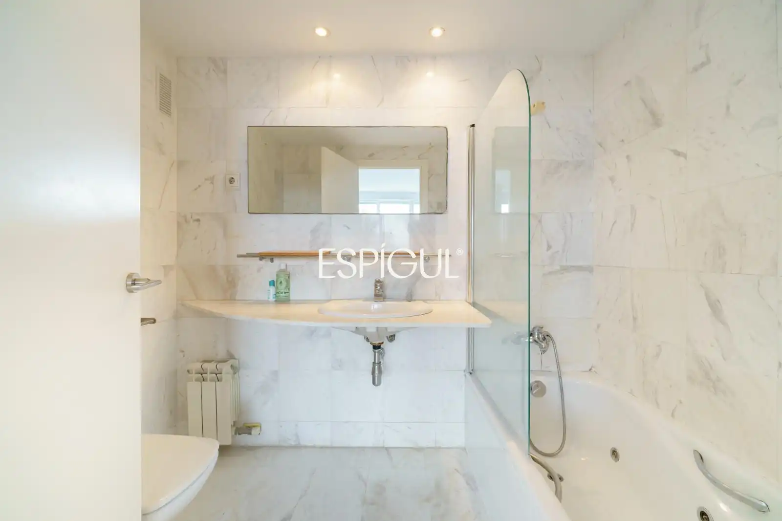 Baño de Piso en venta en Barcelona con Aire acondicionado, Calefacción y Terraza