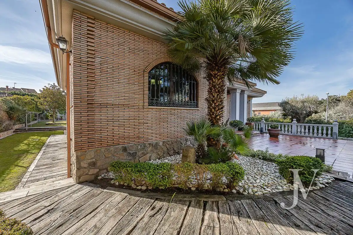 Terraza de Casa o chalet en venta en El Casar con Aire acondicionado, Calefacción y Jardín privado