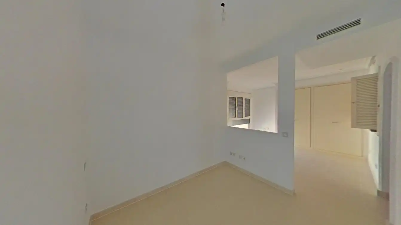 Flat for sale in Madrid  with Storage room, Swimming Pool and Oven