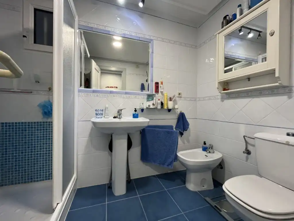 Baño de Piso en venta en Orihuela con Aire acondicionado, Terraza y Trastero