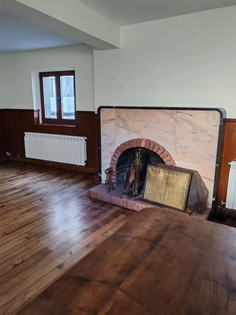Piso en venta en Vegadeo con Calefacción, Parquet y Trastero