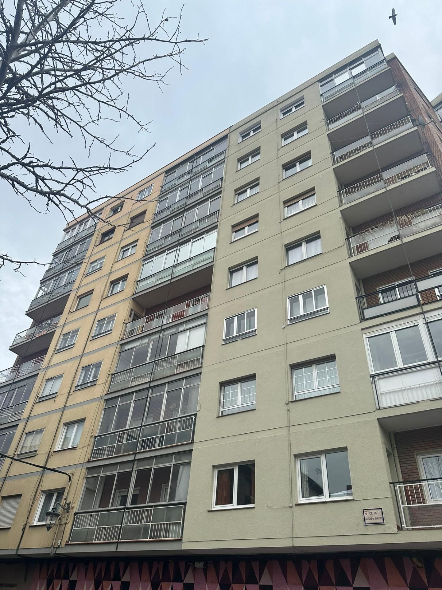 Vista exterior de Pis de lloguer en León Capital  amb Calefacció i Terrassa