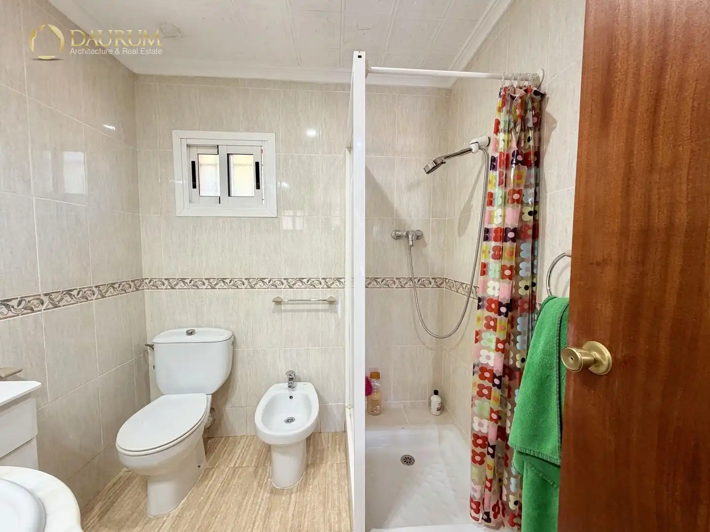 Bathroom of Houses for sale in Carlet, Valencia
