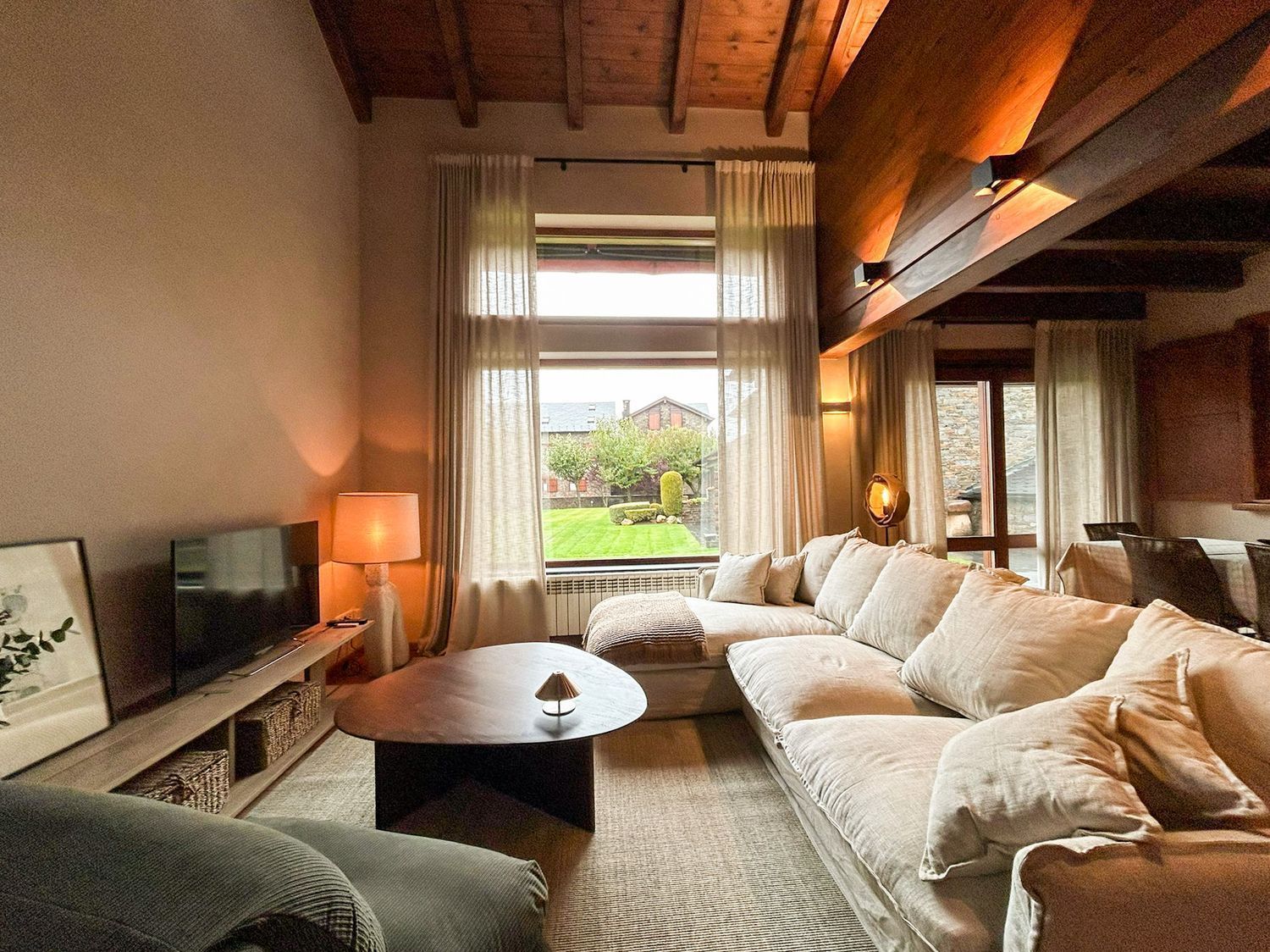 Sala d'estar de Casa o xalet de lloguer en Fontanals de Cerdanya amb Calefacció, Jardí privat i Terrassa