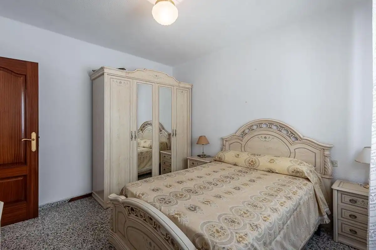 Bedroom of Flat for sale in Granada