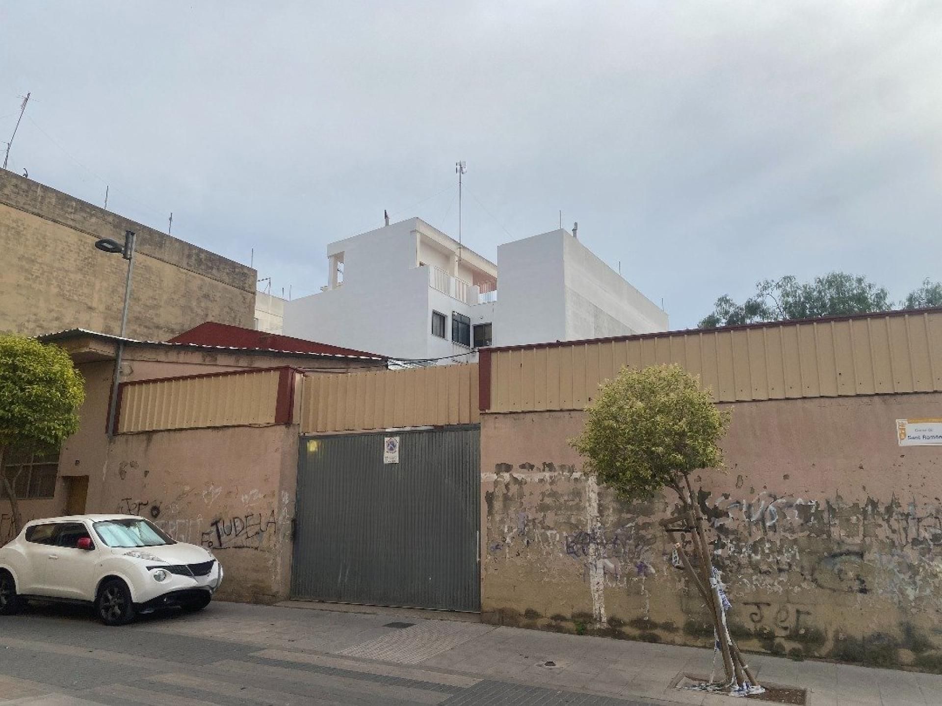 Vista exterior de Local en venda en Torrent amb Calefacció