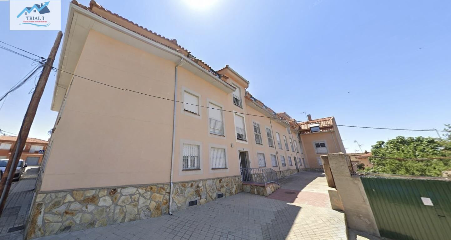 Exterior view of Flat for sale in Cenicientos