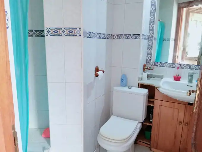 Badezimmer von Wohnung zum Verkauf in Santander mit Parkett, Möbliert und Waschmaschine