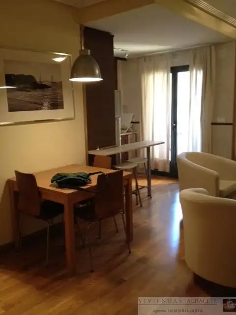 Apartamento de alquiler en Ensanche - Franciscanos