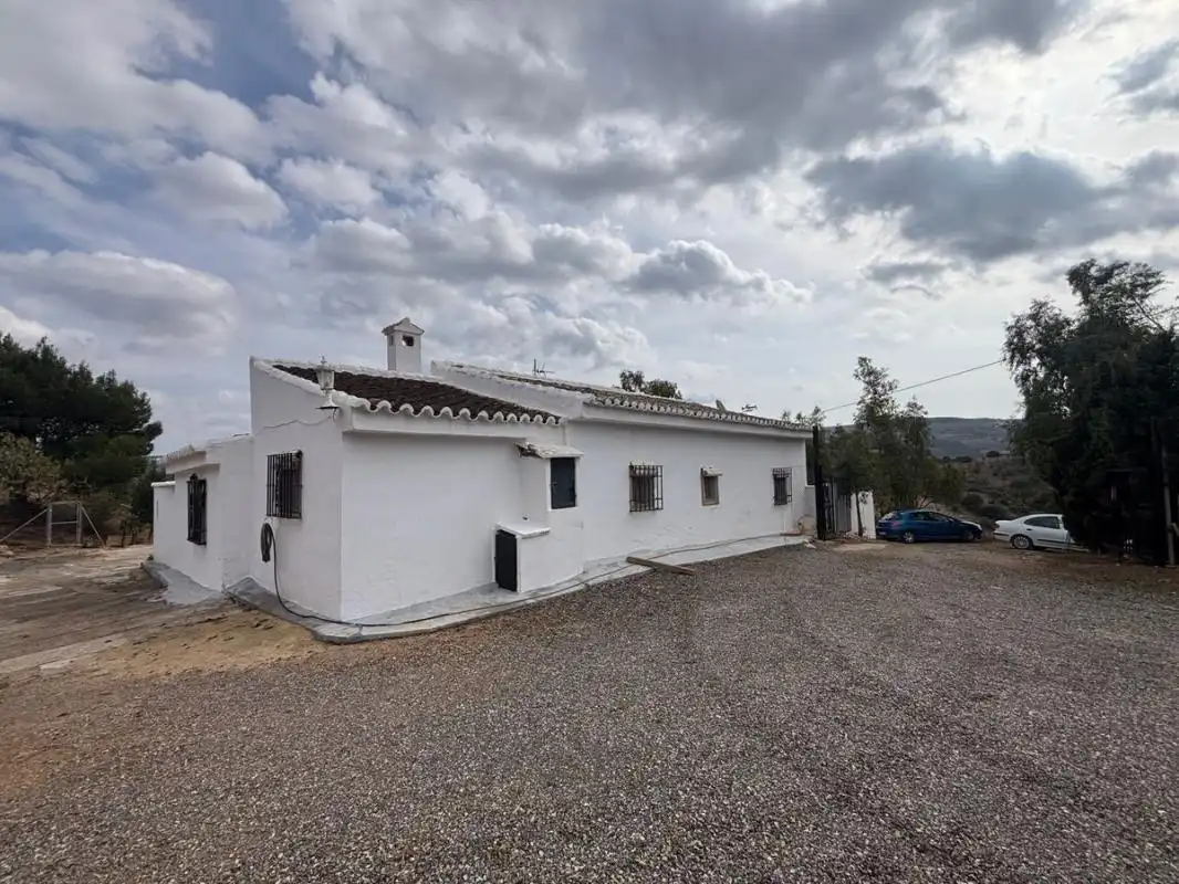Casa rústica con jardín en venta en Polígono 133 Parcela 66 LAGUNILLAS, imagen 3