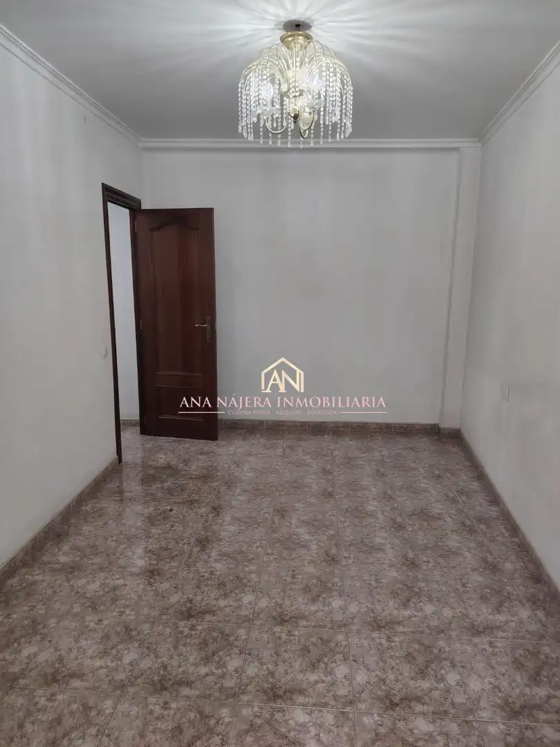 Flat for sale in Mislata  with Air Conditioner