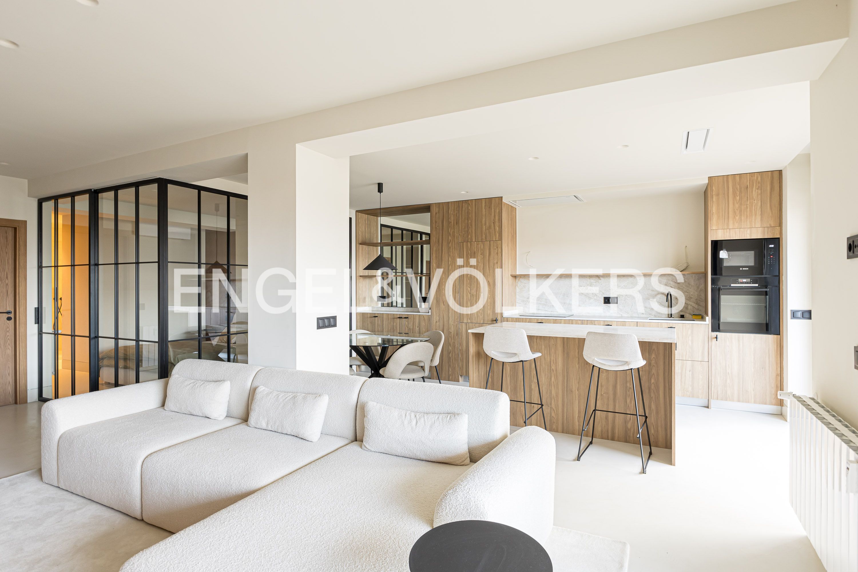 Living room of Apartment for sale in  Madrid Capital  with Air Conditioner, Heating and Terrace