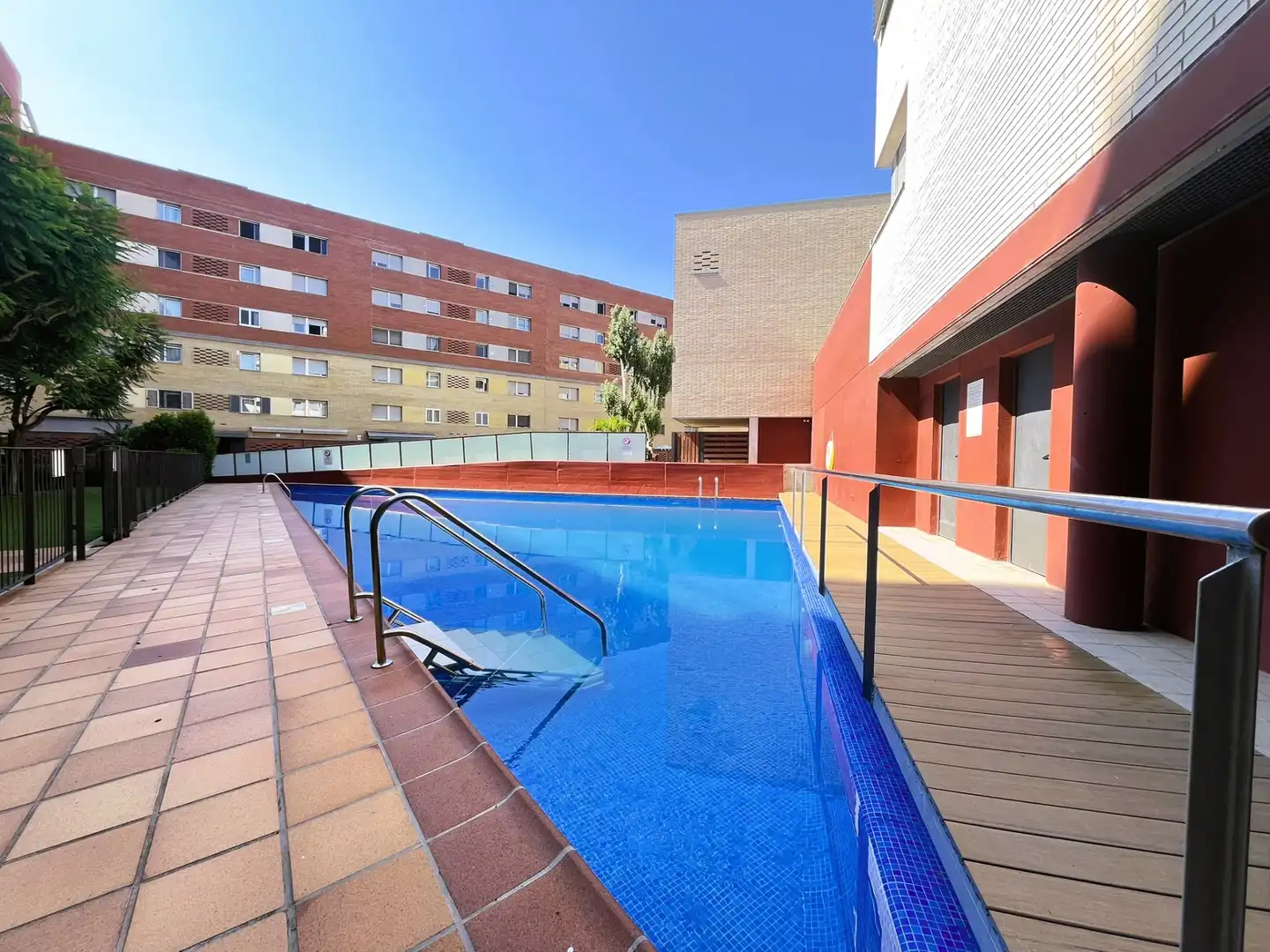 Piscina de Pis en venda en Barcelona amb Aire condicionat, Calefacció i Forn