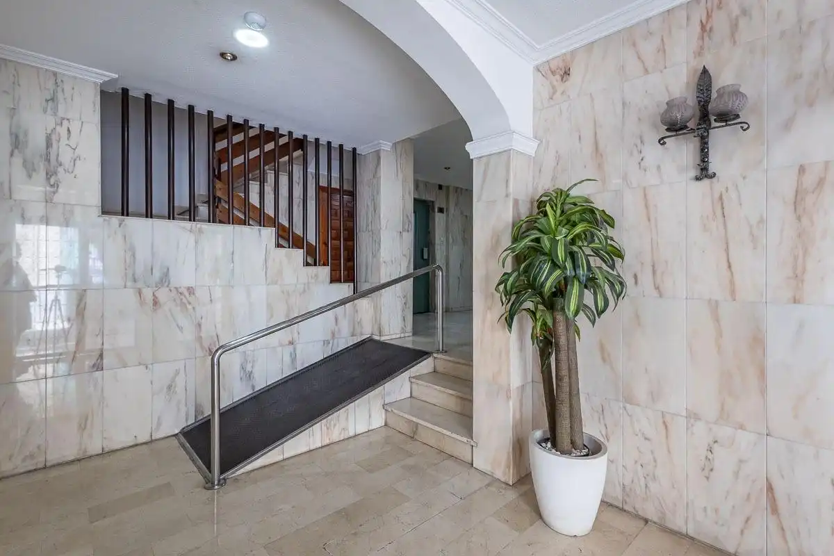 Flat with lift to rent in Beiro, imagen 23