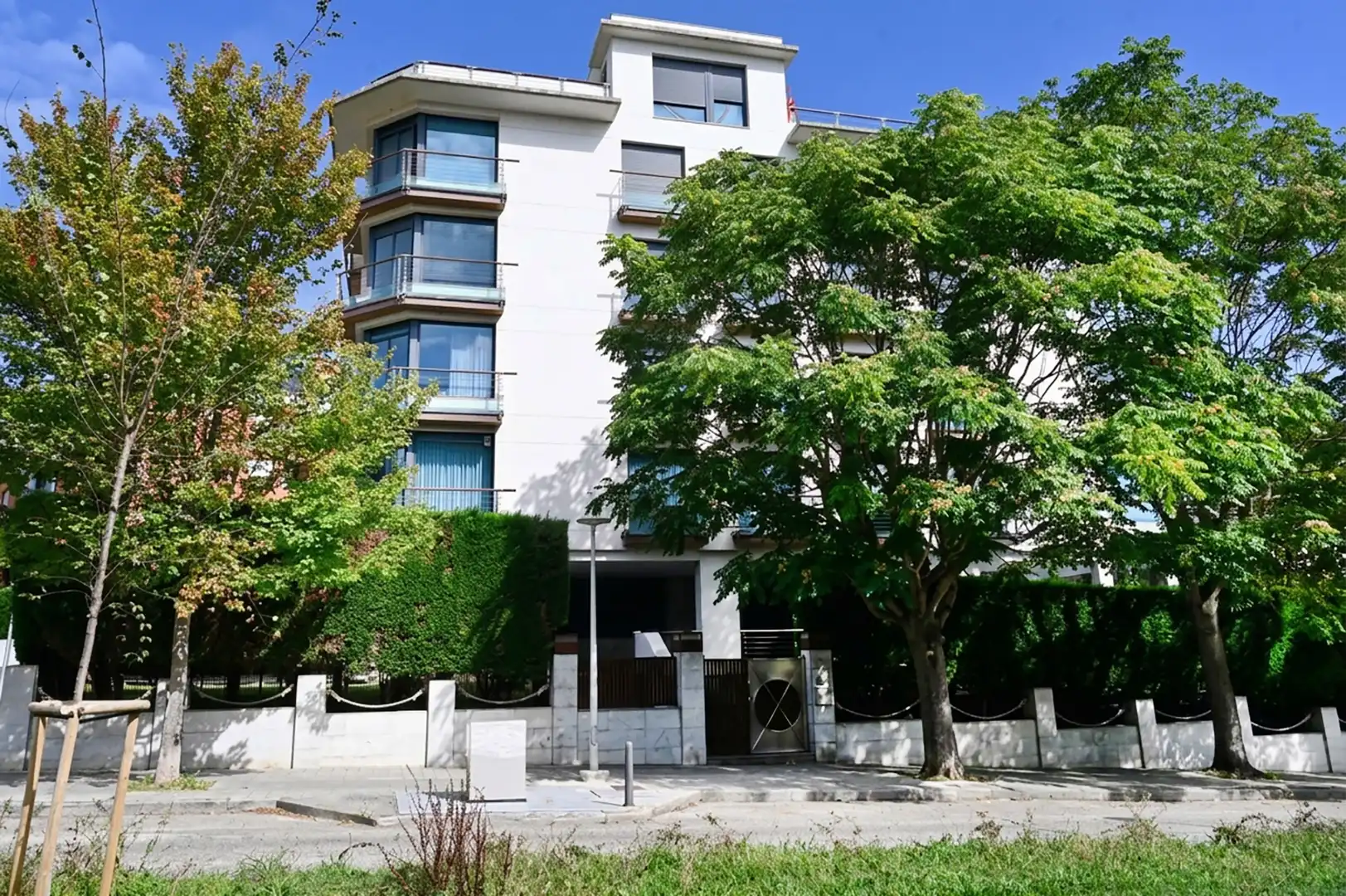 Flat for rent in Avenida Doctor Diego Madrazo, Valdenoja
