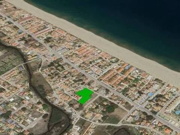 Terreny residencial en venda a Calle Calle Riu De La Senia