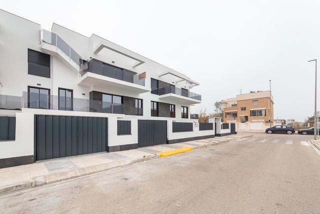 Foto 1 von Wohnung zum Verkauf in Carrer del Cedre, 11, Oliva Playa, Valencia