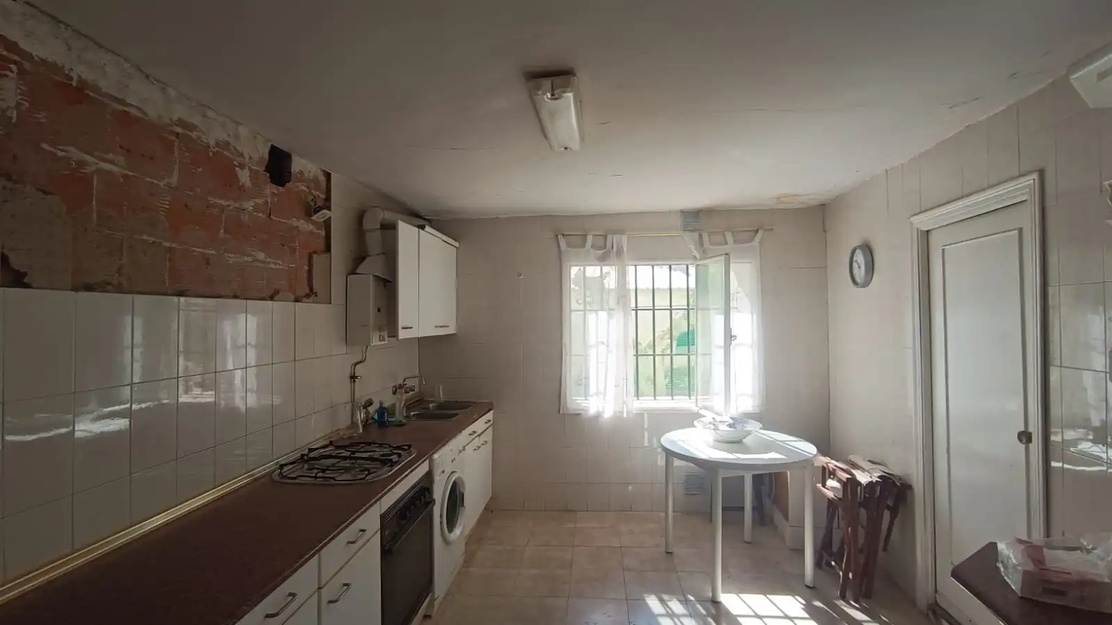 Cuina de Casa adosada en venda en Fuentidueña de Tajo amb Calefacció
