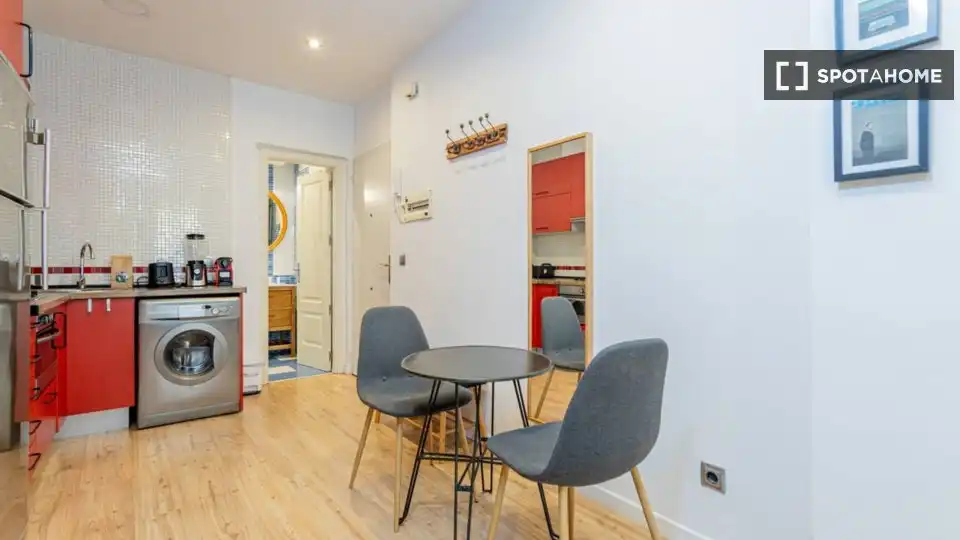 Dining room of Flat for rent in Madrid  with Air Conditioner, Heating and Furnished