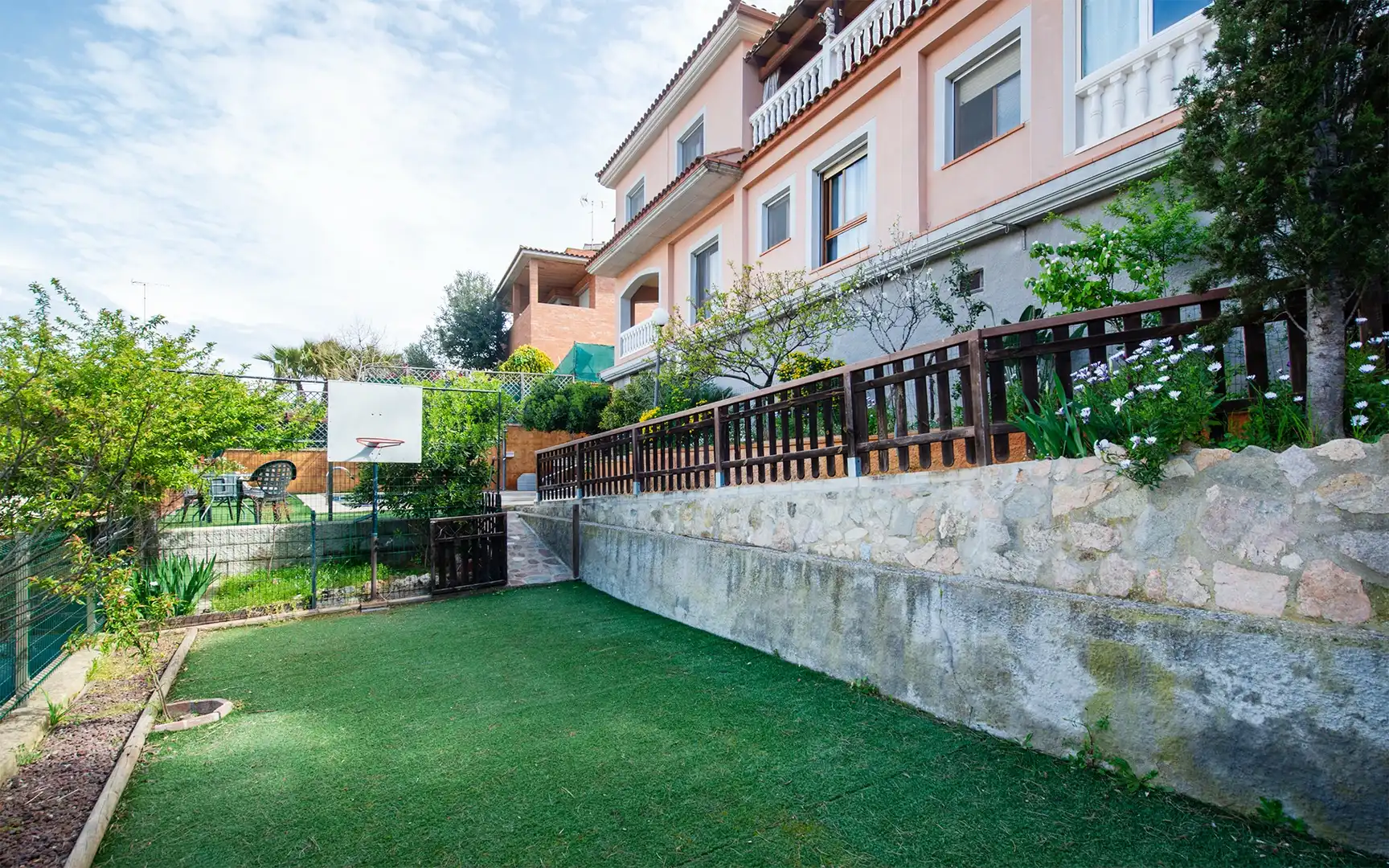 Vista exterior de Casa o xalet en venda en Argentona amb Calefacció, Jardí privat i Terrassa