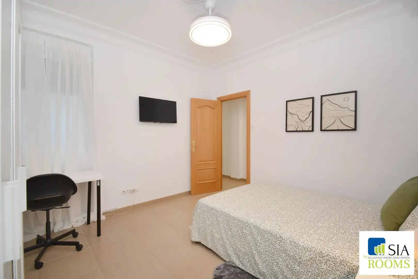 Room in Calle LATASSA, FELIX, 26, Universidad San Francisco
