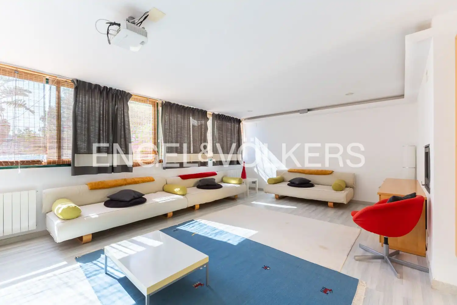Sala de estar de Casa o chalet en venta en Gilet con Aire acondicionado, Calefacción y Jardín privado