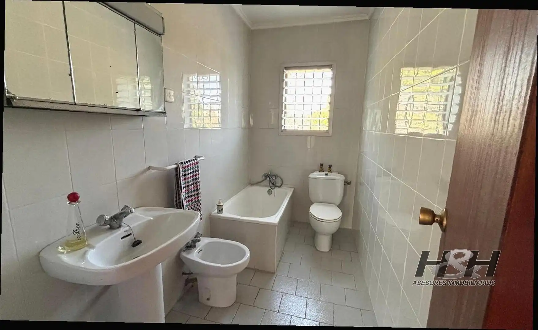 Bany de Casa o xalet en venda en Godella amb Jardí privat i Terrassa