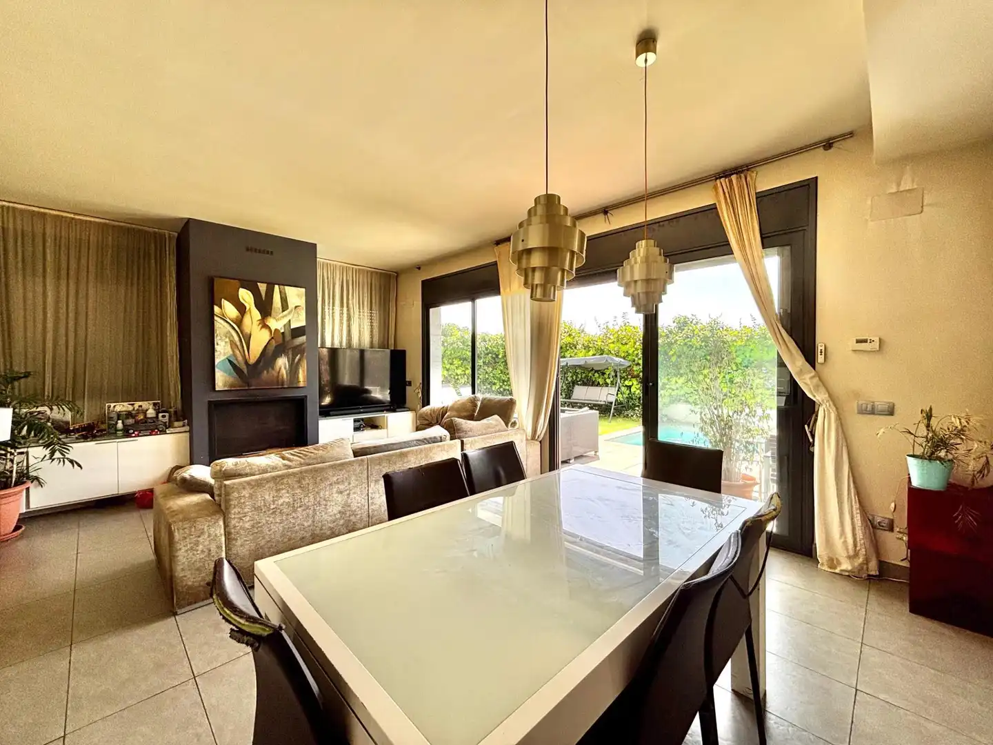 Esszimmer von Haus oder Chalet zum Verkauf in Pineda de Mar mit Klimaanlage, Privatgarten und Terrasse