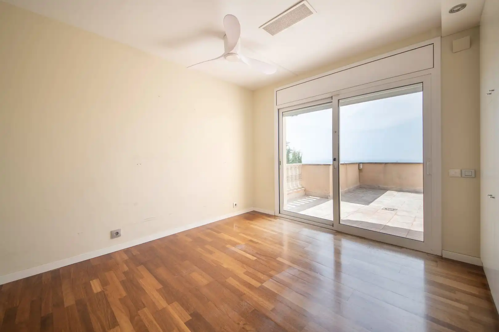 Habitación de Casa o chalet en venta en Alella con Aire acondicionado, Calefacción y Jardín privado