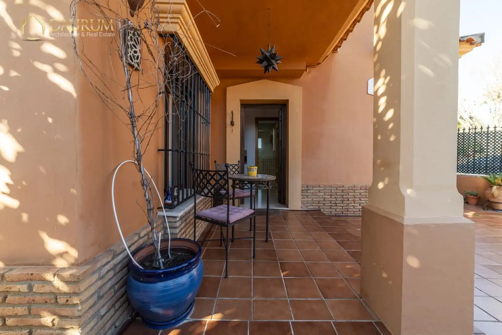 Casa adosada en venda en La Rinconada amb Aire condicionat, Calefacció i Jardí privat