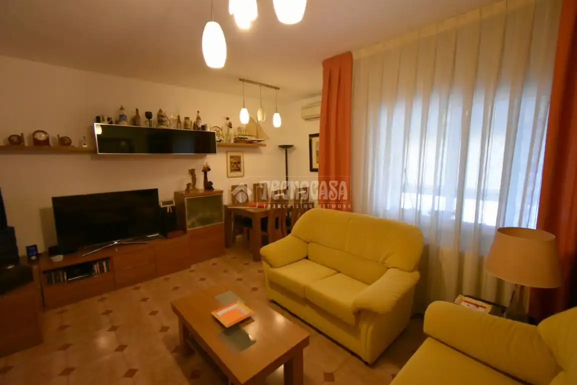 Sala d'estar de Pis en venda en Madrid amb Aire condicionat, Calefacció i Terrassa