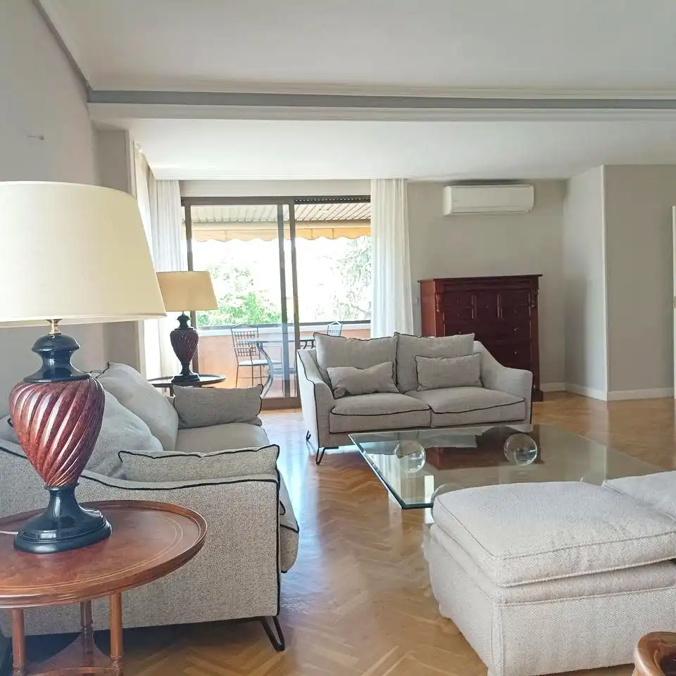 Sala d'estar de Pis de lloguer en Madrid amb Aire condicionat, Calefacció i Parquet