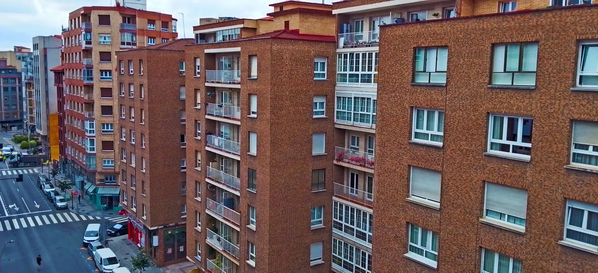 Außenansicht von Wohnung zum Verkauf in Gijón  mit Heizung und Alarm