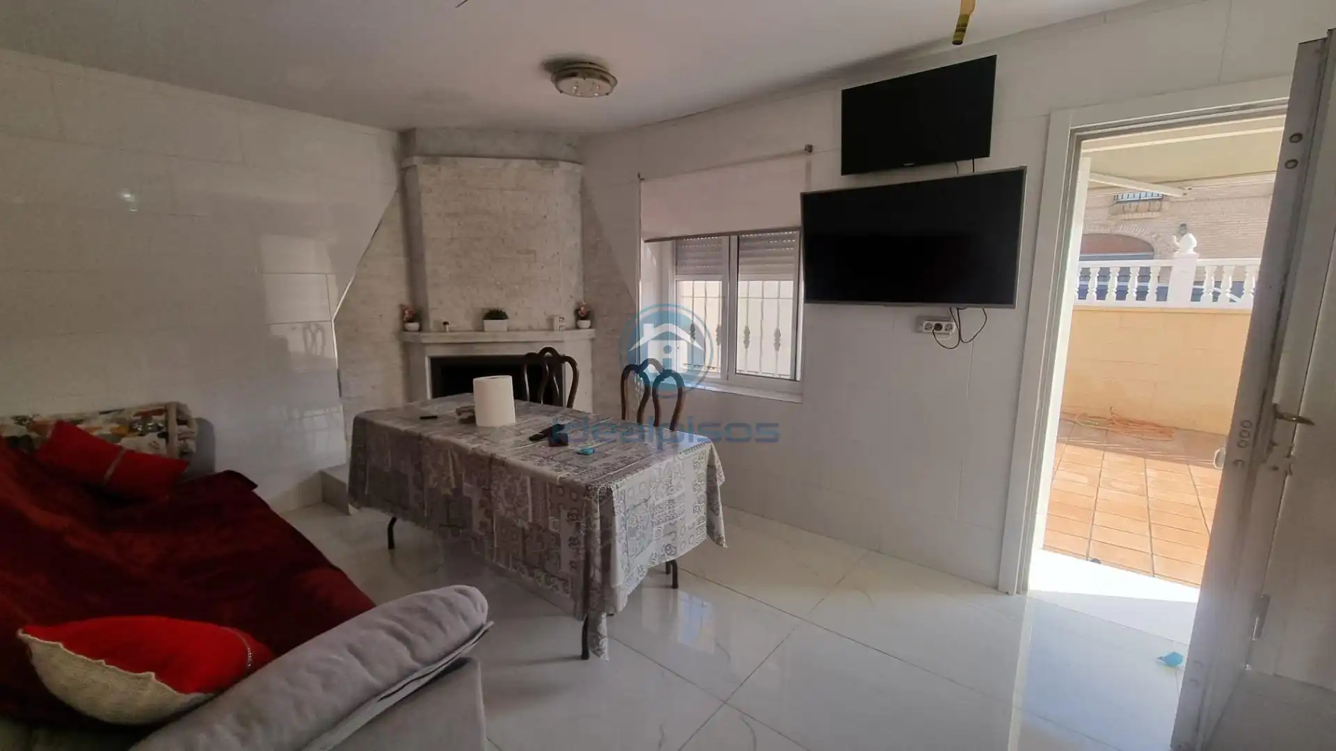Sala d'estar de Casa o xalet en venda en Alicante / Alacant amb Aire condicionat, Jardí privat i Terrassa